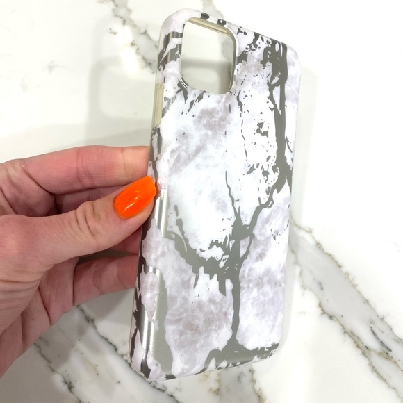 NEW Velvet Caviar Protective Case iPhone 11 Pro Max in White Marble with silver. - Picture 10 of 13